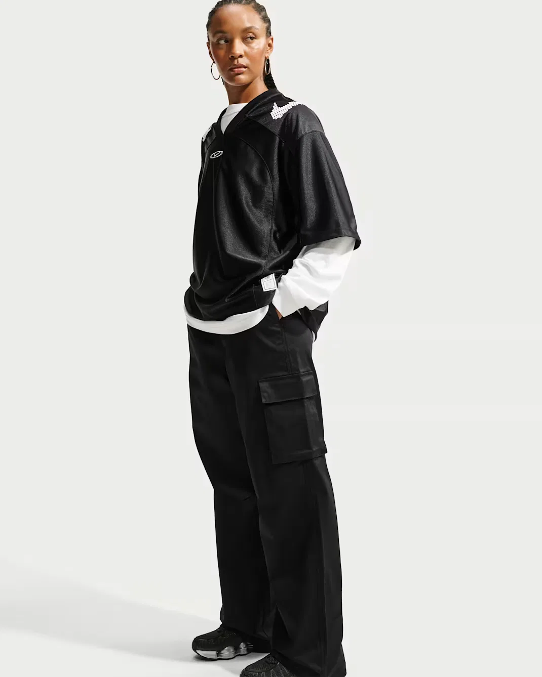 Женские свободные брюки-карго средней посадки в стиле милитари Nike Sportswear, Black/Black — фото 4