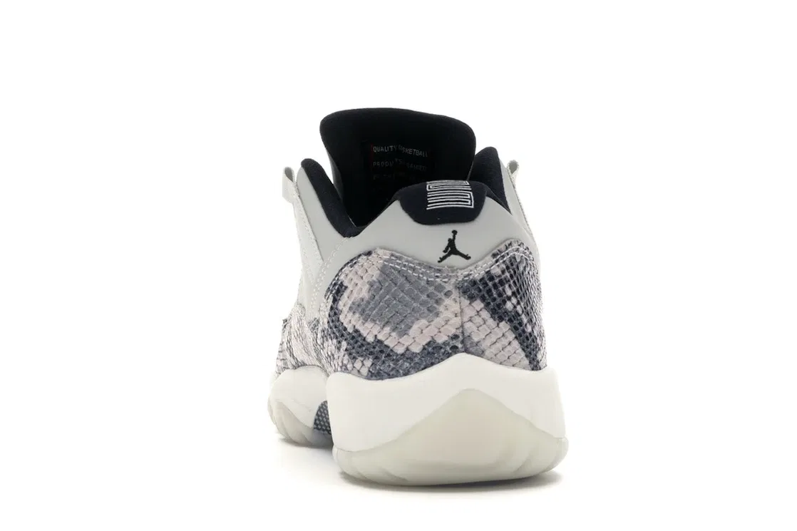 Детские кроссовки Lifestyle с низким верхом Jordan 11 Retro Low Jordan, Light Bone/Smoke Grey-White-Black — фото 4