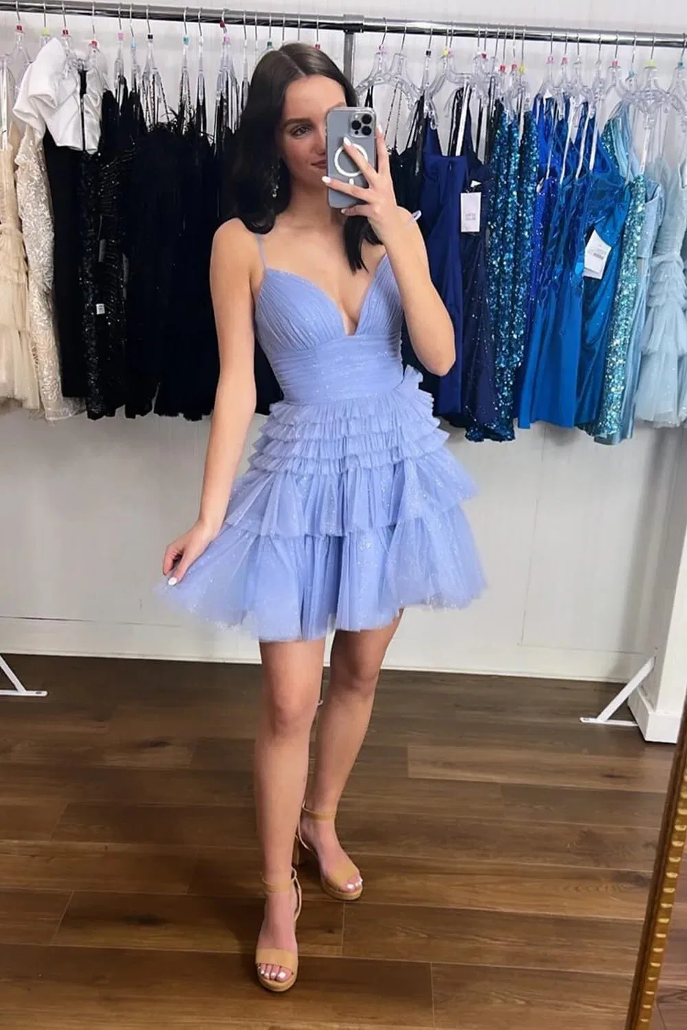 Женское коктейльное платье с пайетками на бретелях, Champagne — фото 3