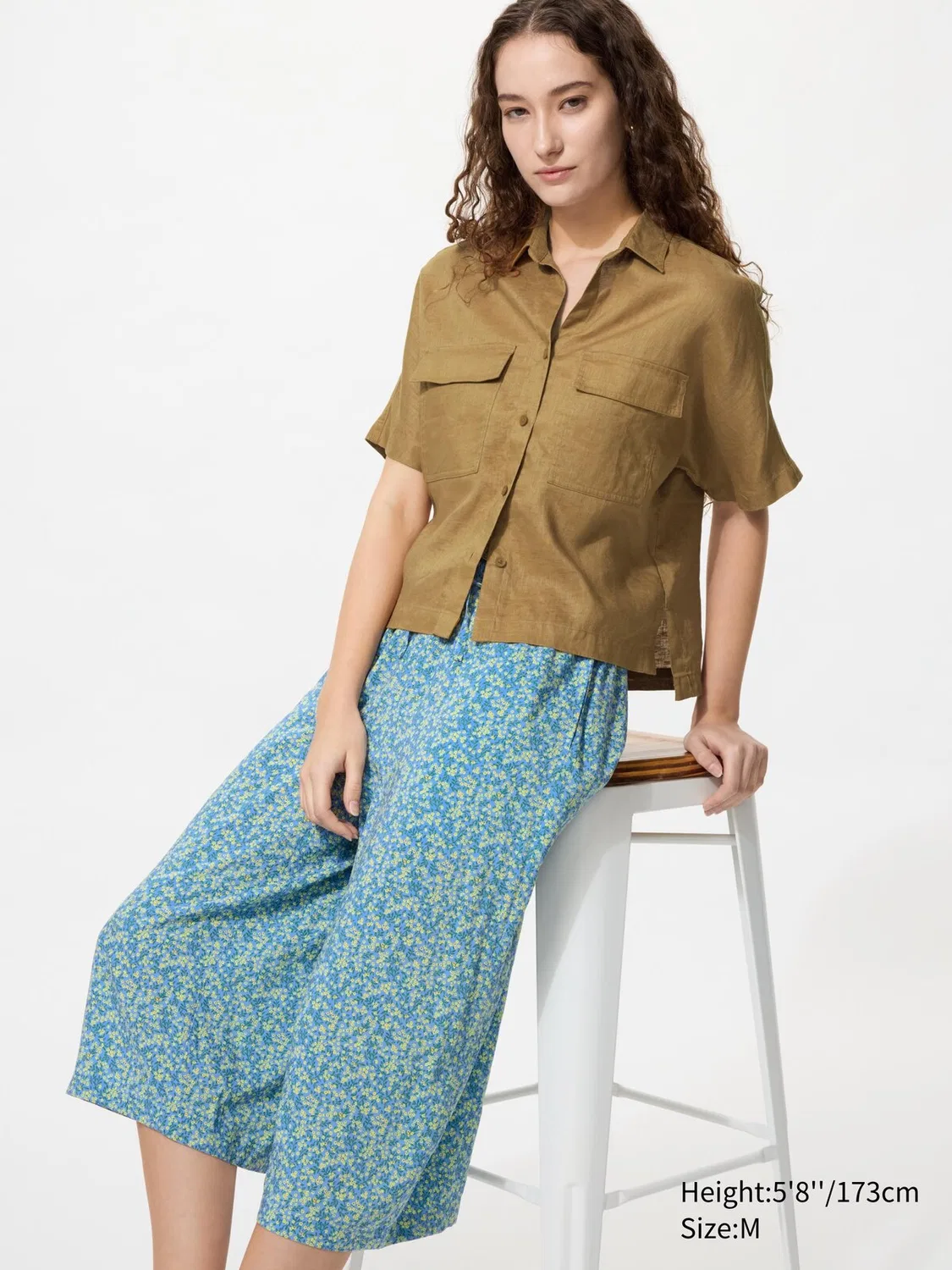 Шорты Uniqlo relaco 3/4, с мелким цветком, синие