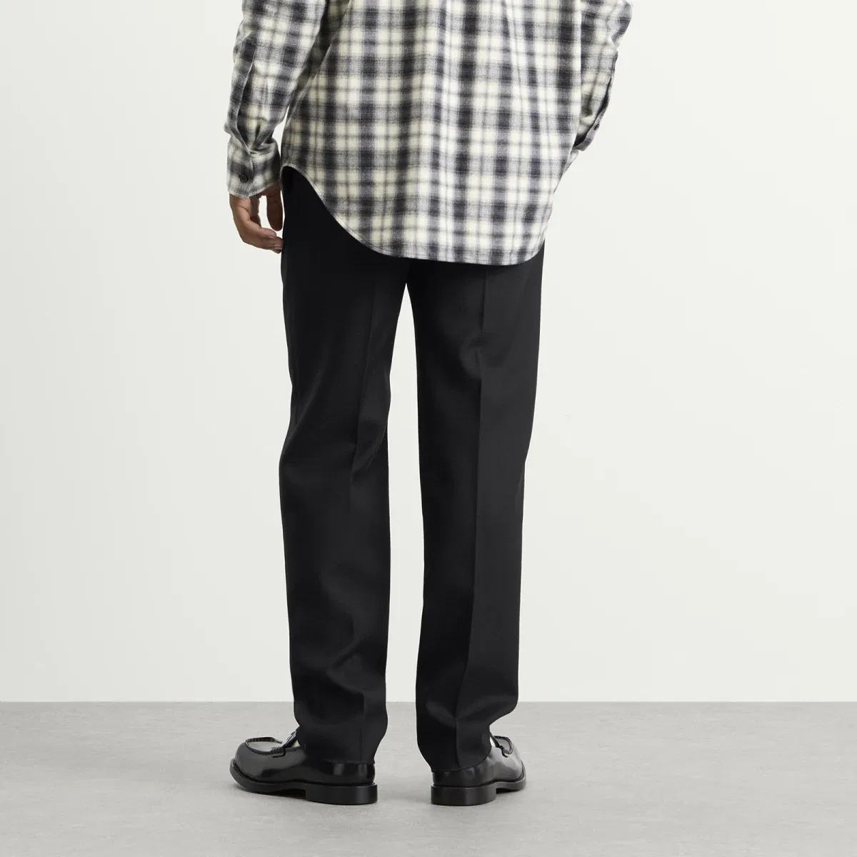 Брюки классические из шерстяной габардиновой ткани Wool Gabardine Tailored Trousers Balenciaga, Black — фото 3