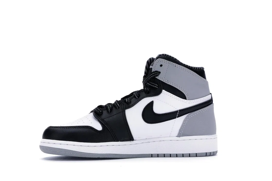 Детские кроссовки для мальчиков с принтом Jordan 1 Retro Jordan, White/Black-Wolfgrey — фото 3