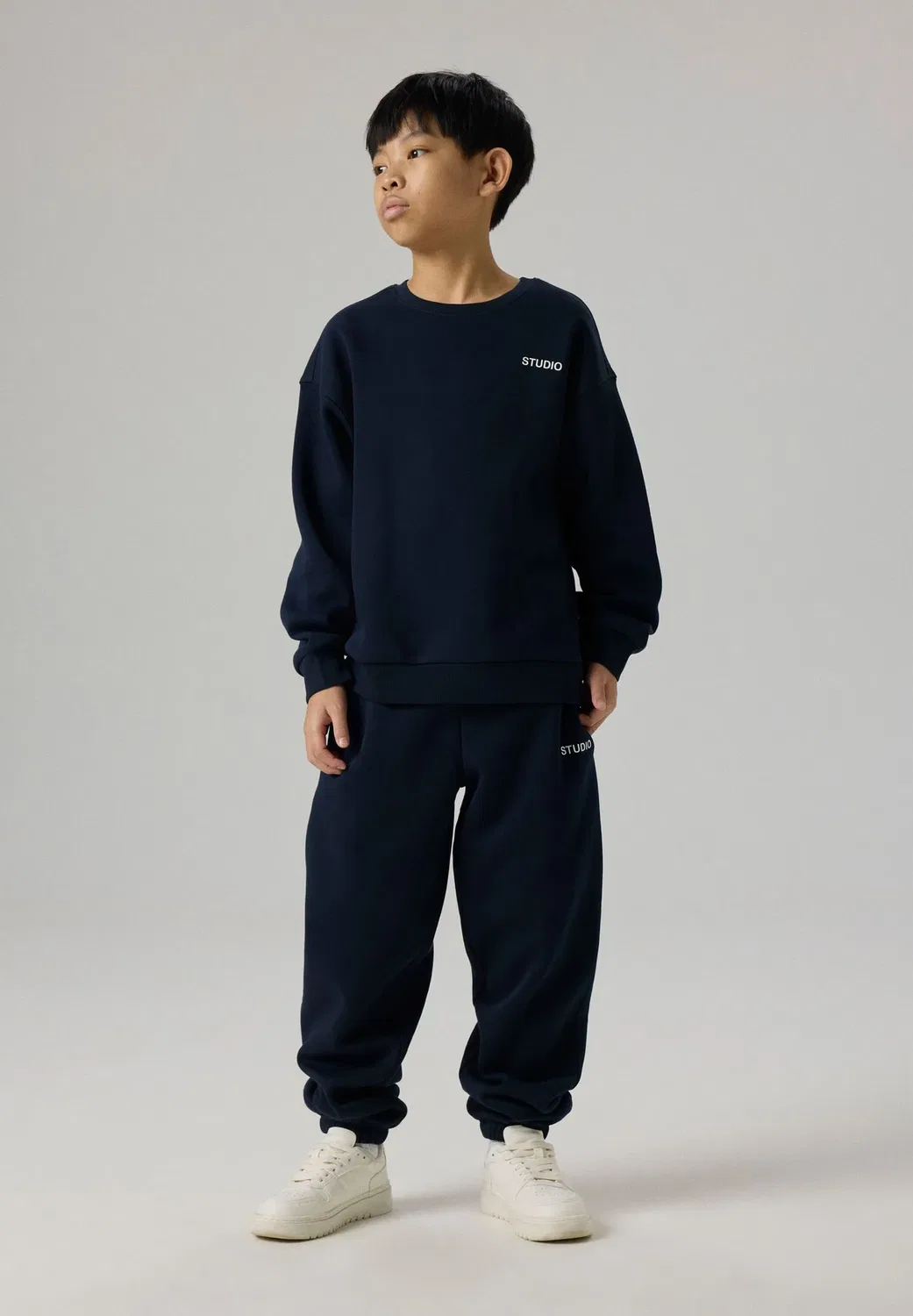 Nkmrio rlx sweat pant bru noos - спортивные штаны Name It, Dark Sapphire Detail:Bright White Print