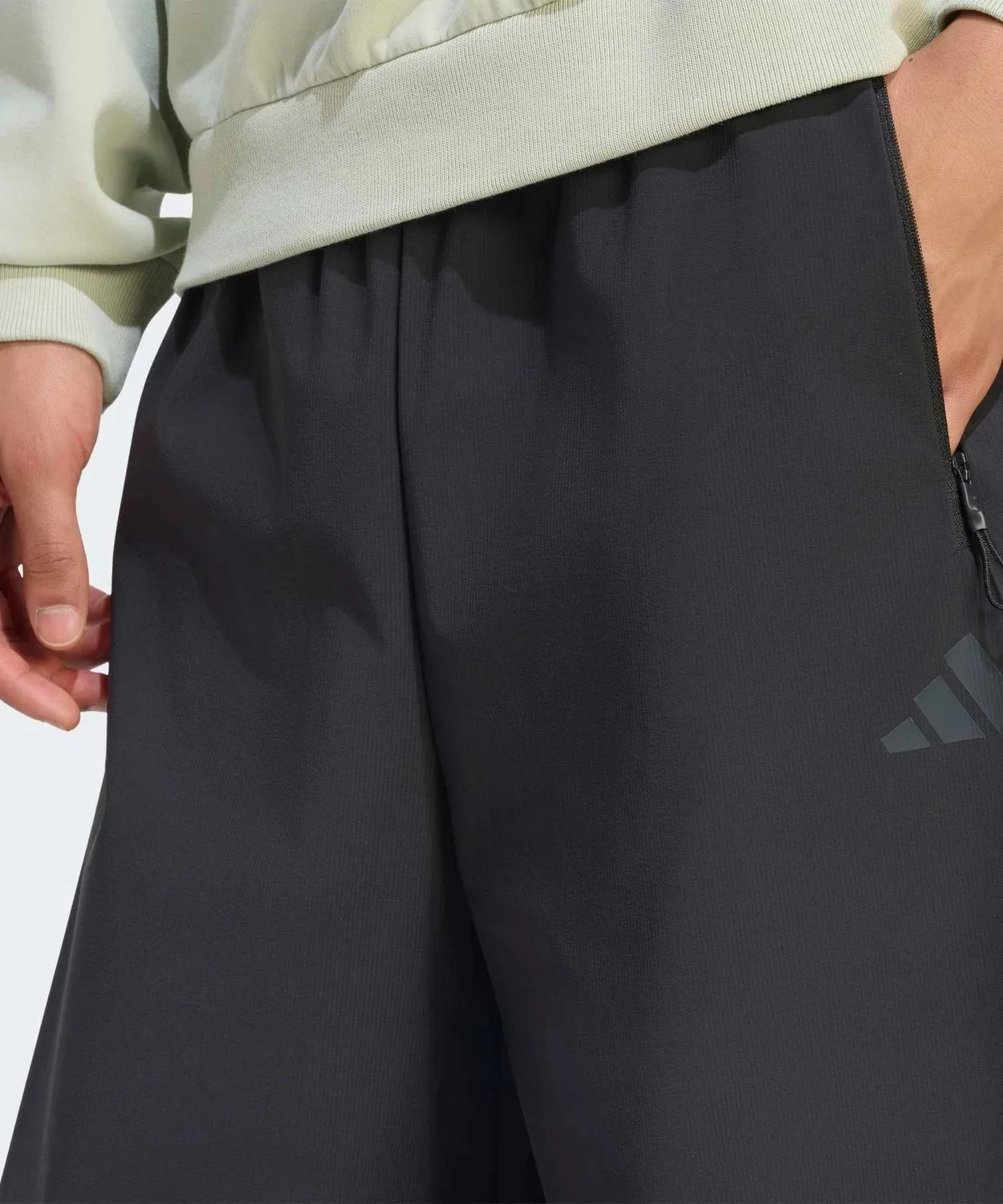 Мужские спортивные брюки свободного кроя с утяжкой Adidas Z.N.E., Black — фото 3