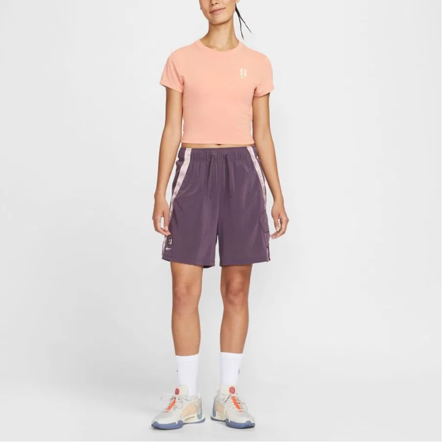 Женская футболка Nike SS25 Regular T Shirt, Rose Gold — фото 3