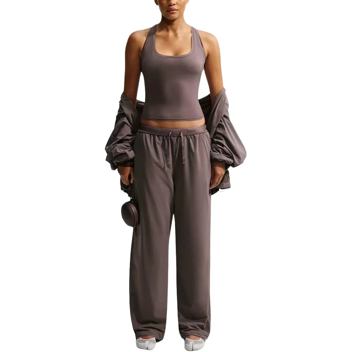 Женские брюки SKIMS Stretch Nylon Oversized Pants 'Resin' Nike, Resin — фото 4
