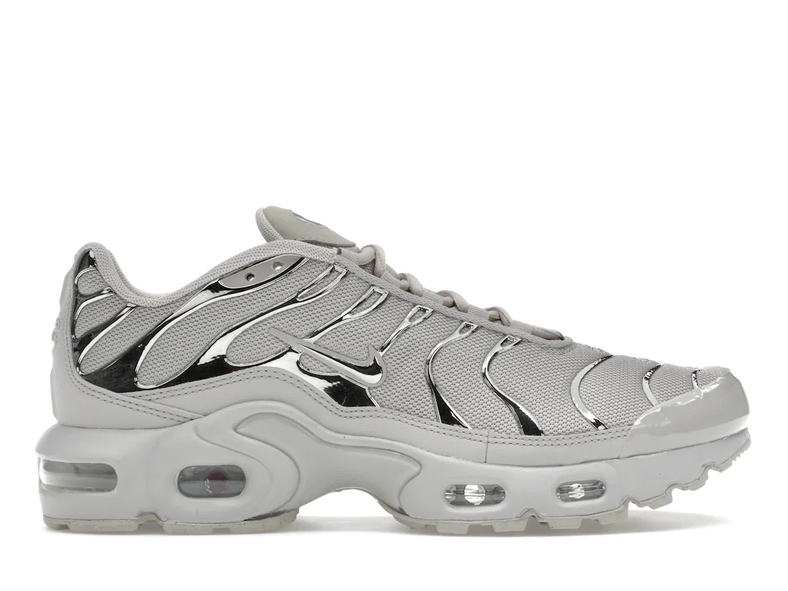 Детские кроссовки с амортизацией Nike Air Max Plus, Light Iron Ore/Gym Red/Smoke Grey/Metallic Silver