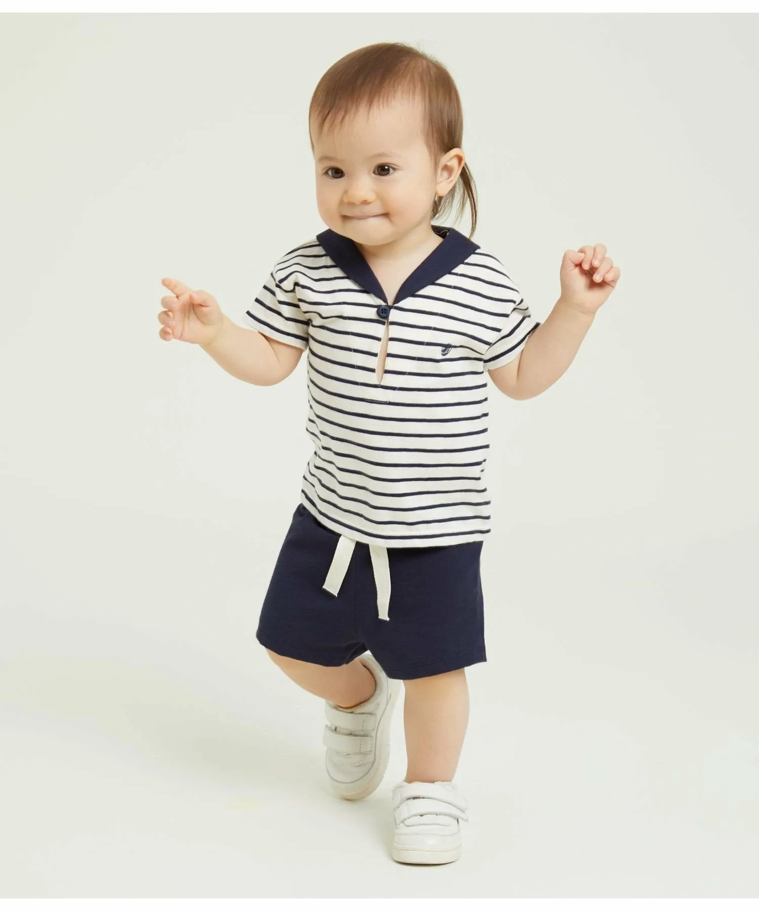 Комплект из матросского топа и шорт PETIT BATEAU, Milky White/Navy