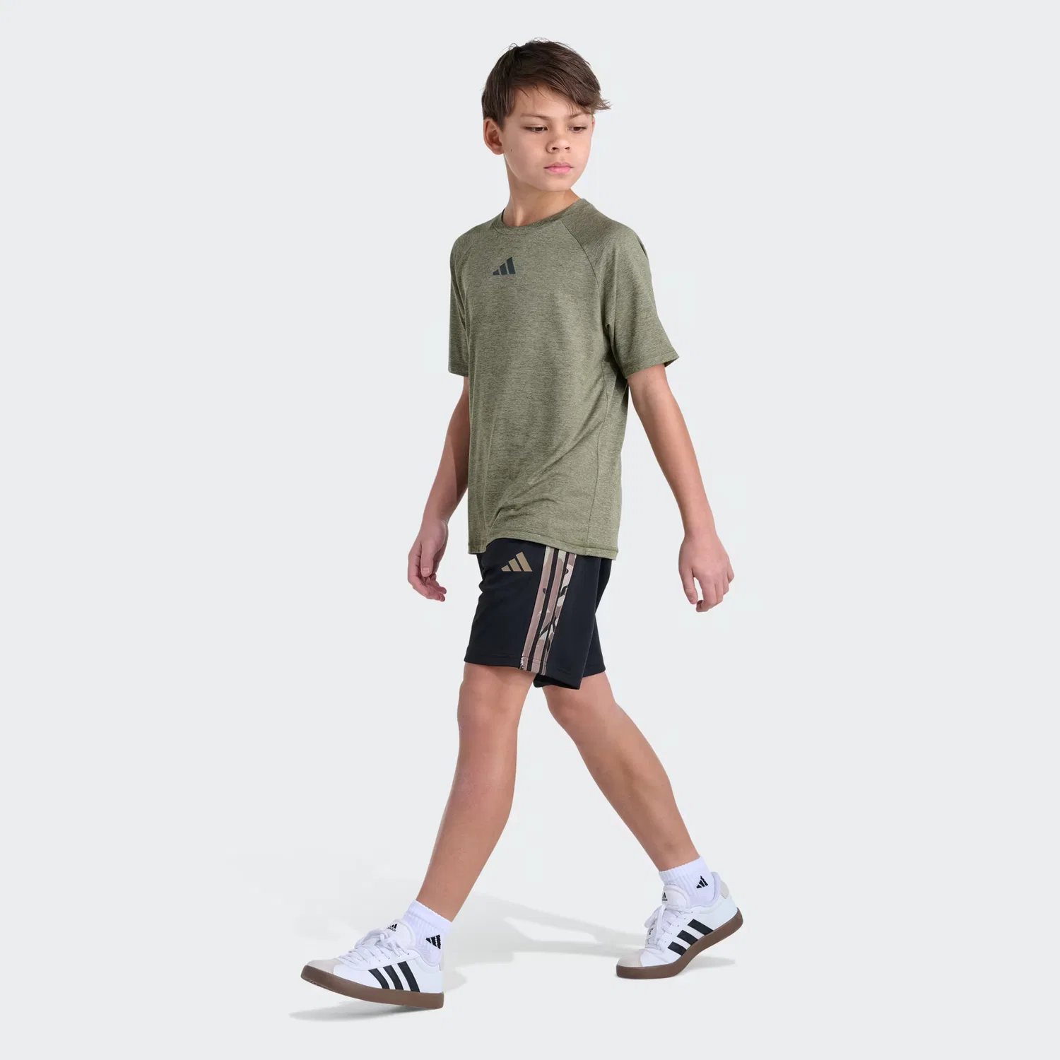 Детские шорты с принтом 3-Stripes Essentials Adidas Sportswear, черный — фото 2