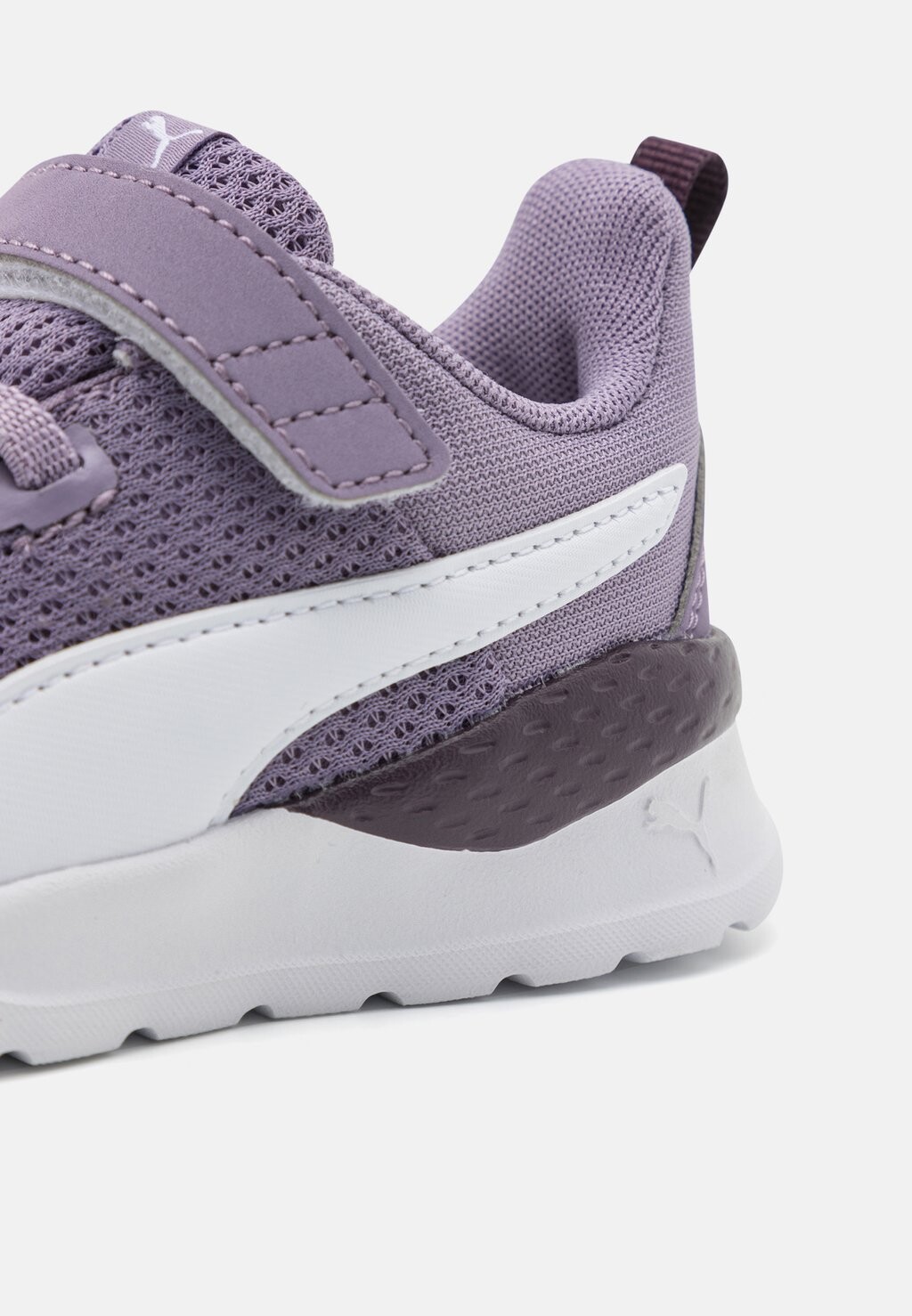 

Нейтральные кроссовки Puma, бледно-сливовый/белый/полночно-сливовый Anzarun Lite Unisex
