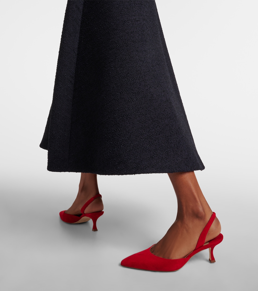 Каблуки Carolyn Gala Val на шлейках из замши Manolo Blahnik, черный — фото 4