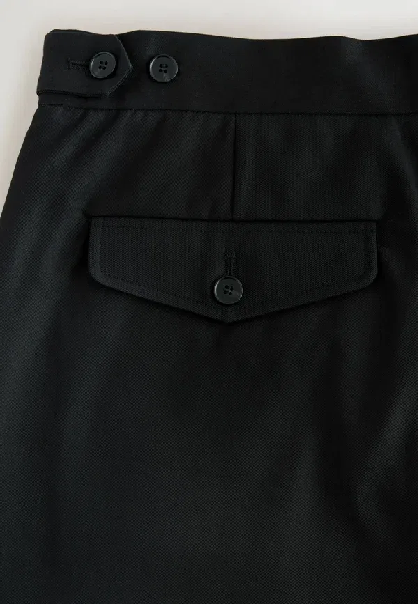 Брюки Next Regular fit relaxed fit smart chinos with side adjuster, черный — фото 4