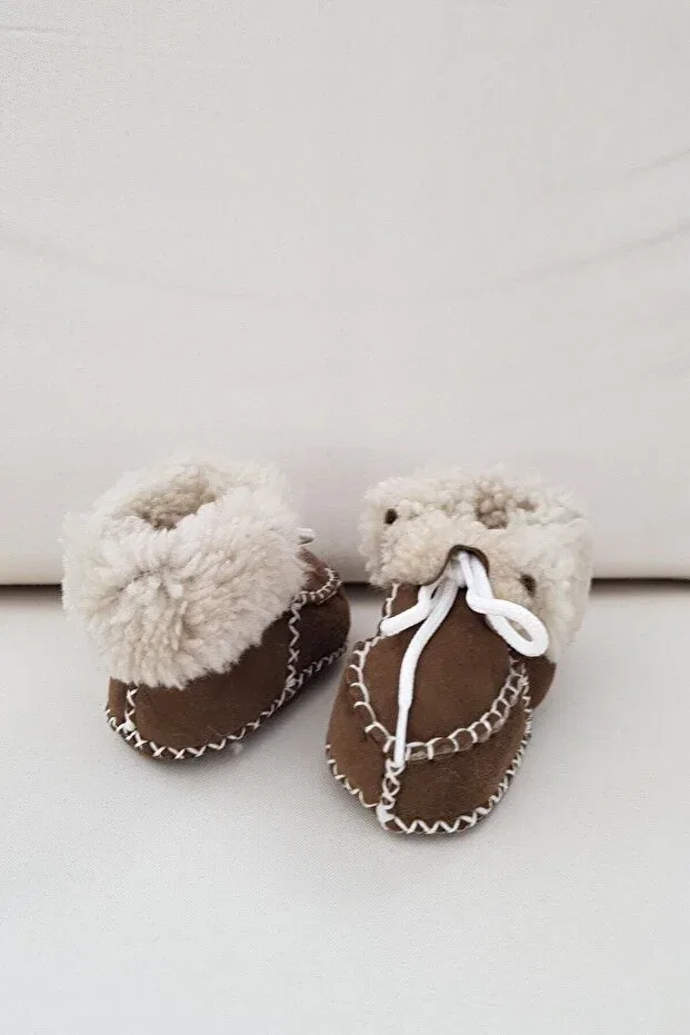 Детские пинетки из замши с коротким каблуком Papulin, Brown