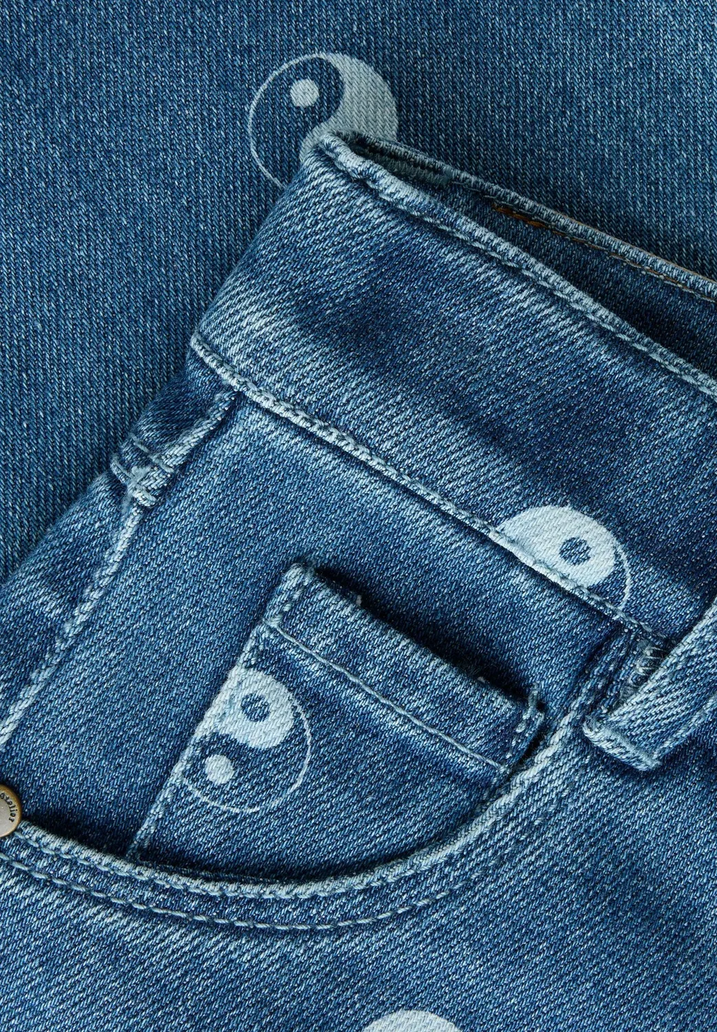 Свободные джинсы с принтом - джинсы свободного кроя Lil' Atelier, Dark Blue Denim — фото 4