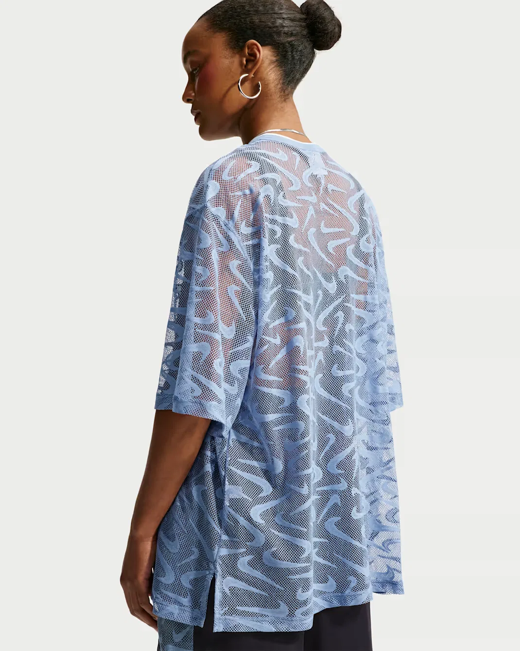 Женская футболка оверсайз Nike Sportswear Chill Lace, Work Blue/Gridiron/White — фото 2