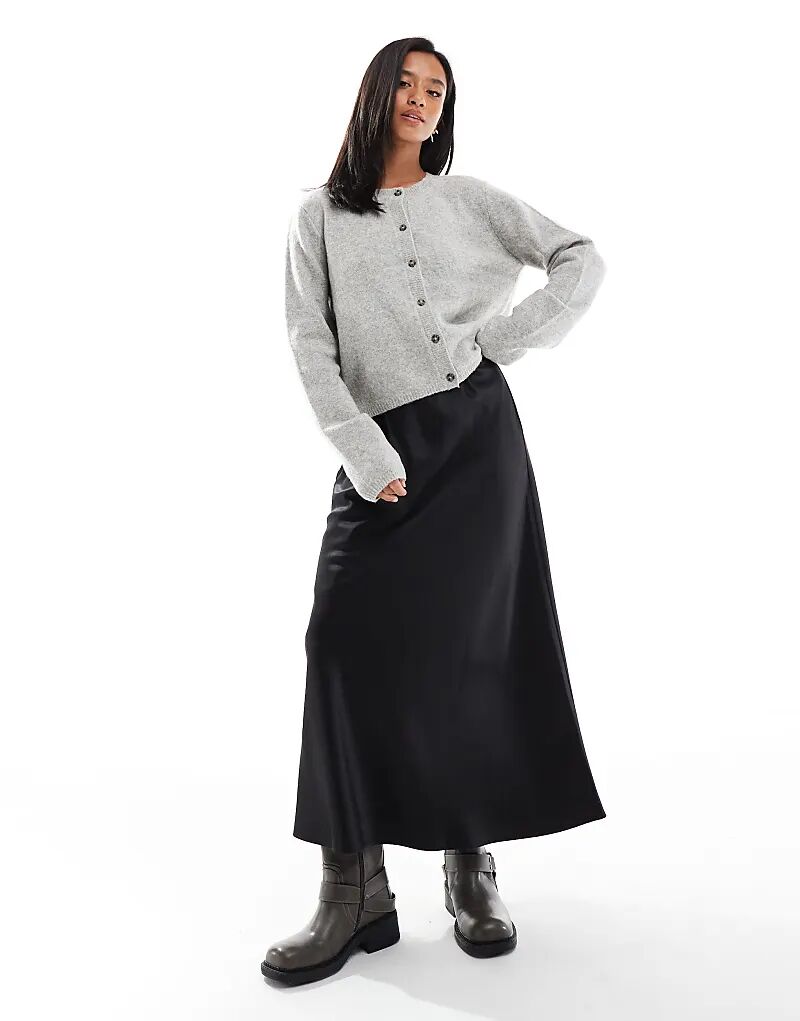 

Юбка миди Vero Moda Petite из атласа с косой окантовкой черного цвета