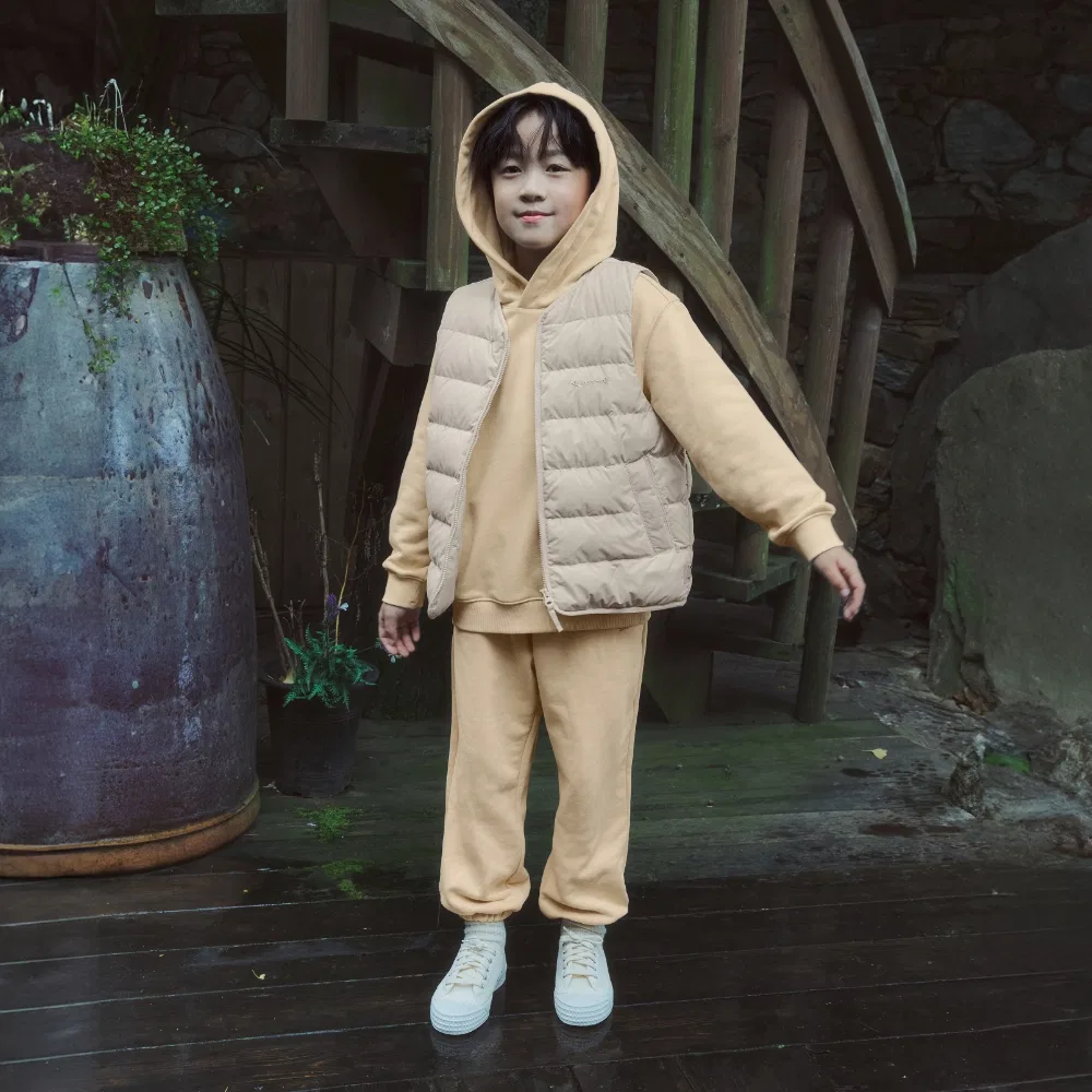 Детские графические джоггеры цвета сливочного масла от Snowpeak Apparel Kids