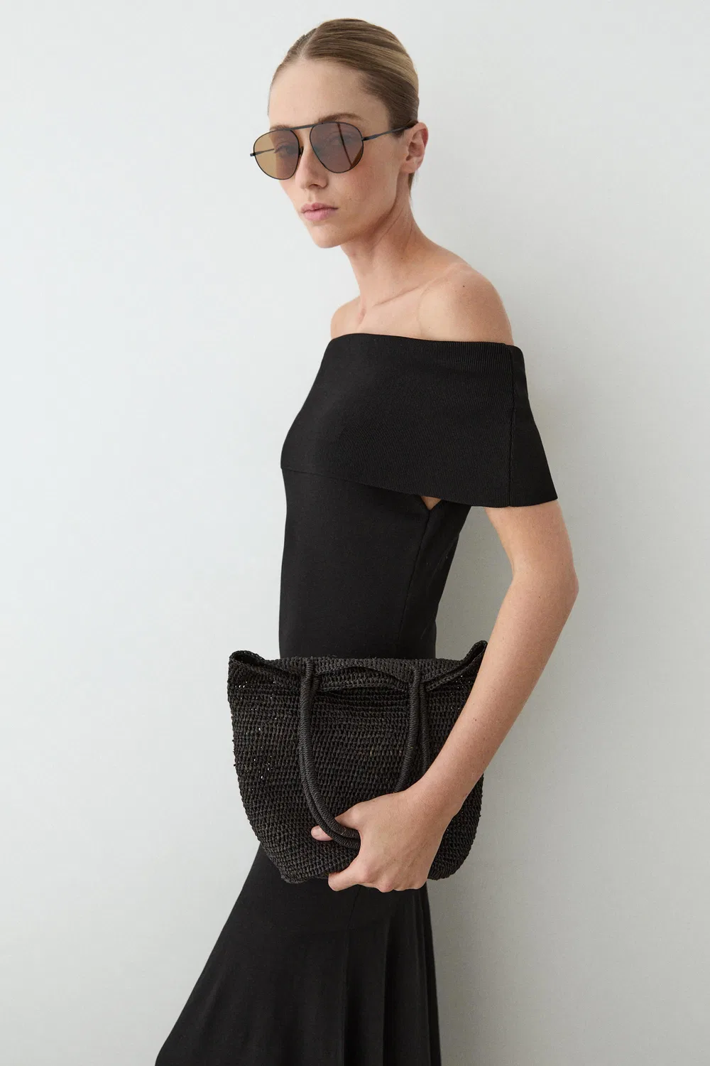 Платье-миди Massimo Dutti Knit With Exposed Shoulders, черный — фото 2