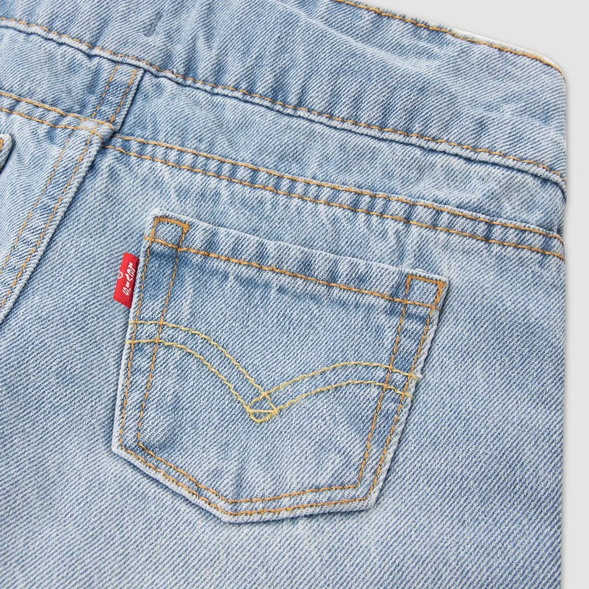 Свободные джинсы с высокой посадкой для девочек 2-4 лет Levi's, Hang Up - Light Wash — фото 4