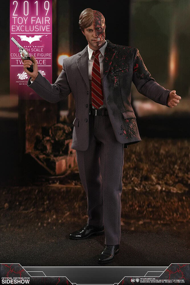 

Фигурка Hot Toys The Dark Knight, Two Face Harvey Dent MMS81, 30 см