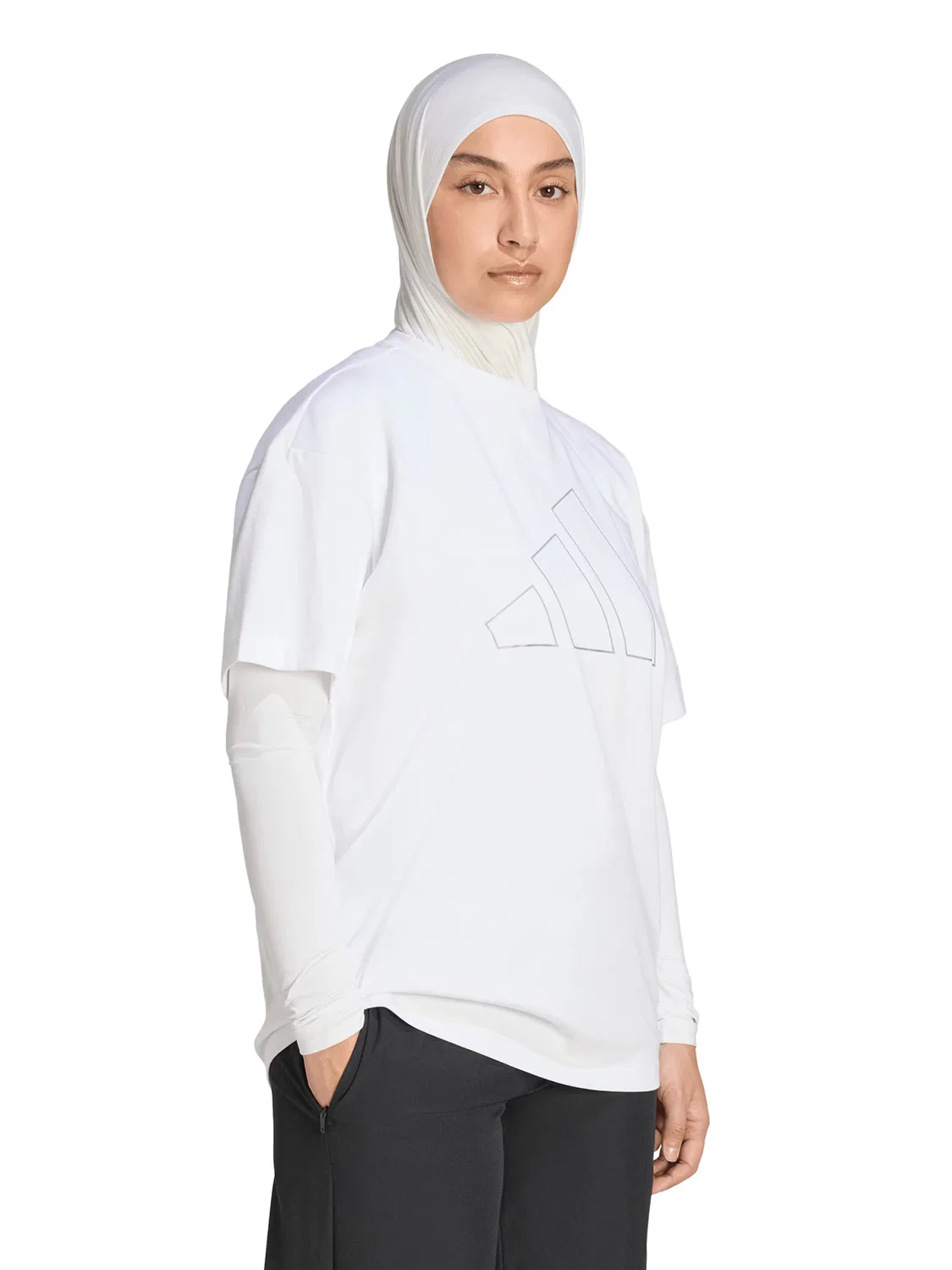 Спортивная футболка Adidas Performance Shirt ESS белого цвета — фото 2