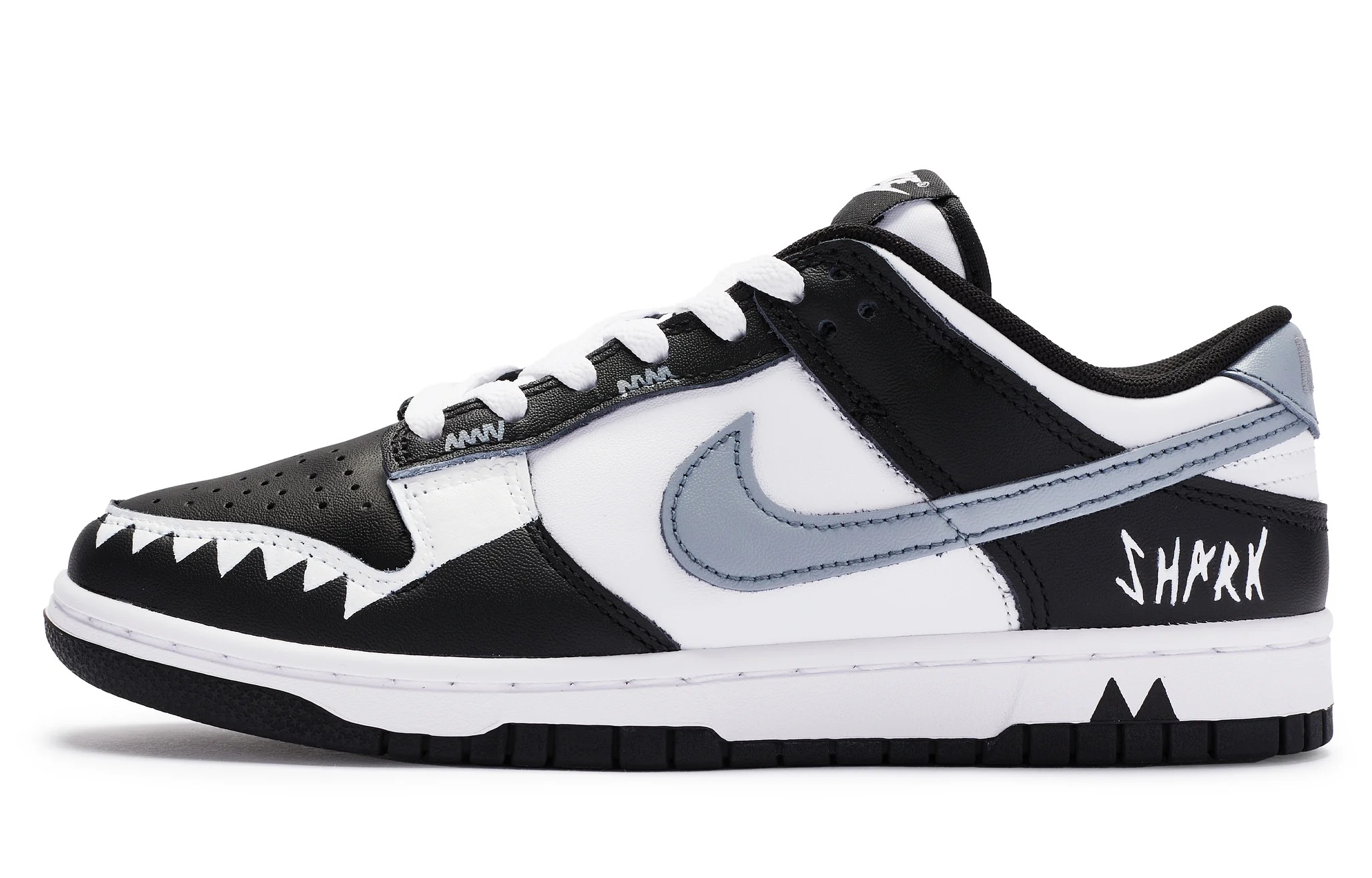 

Кастомизированные кроссовки Nike Dunk Skateboard Unisex Low-Top, черный/белый