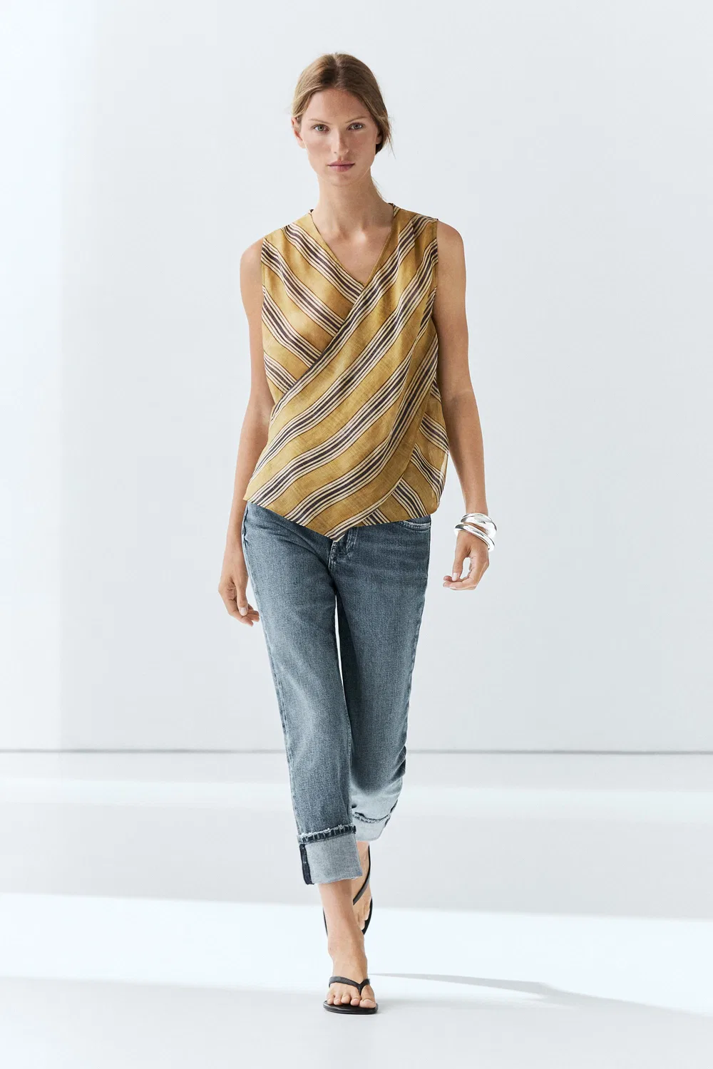 Топ Massimo Dutti Flowing Striped Ramie Blend Wrap, темно-желтый — фото 3