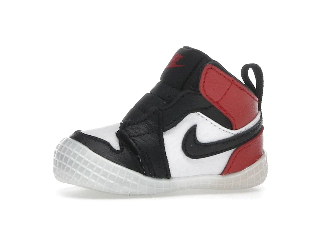 Детские пинетки-кроссовки с принтом Jordan 1 Crib Bootie Jordan, Black/Black/Varsity Red/White — фото 3