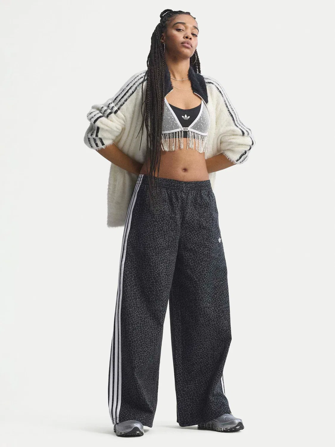 Женские джинсы свободного кроя Firebird Aop Adidas, серый — фото 3