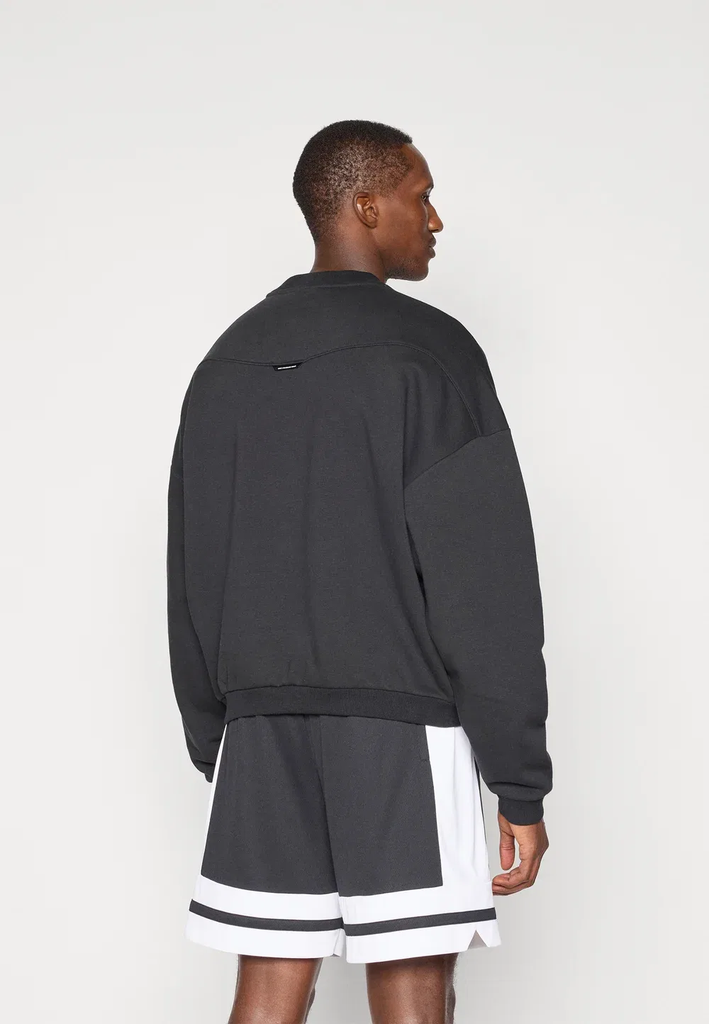 Свитшот Crew Nike Performance, Black/Pale Ivory — фото 3