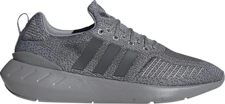 

Кроссовки Adidas Swift Run 22 'Triple Grey', серый