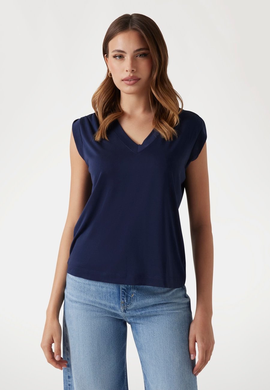 

Футболка Guess Basic T-shirt, Dunkelblau/Dark Blue