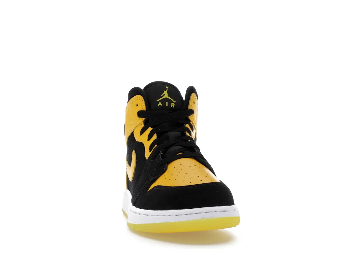 Детские кроссовки с высоким верхом Air Jordan 1 Mid SE New Love Jordan, Black/White/Varsity Maize — фото 2