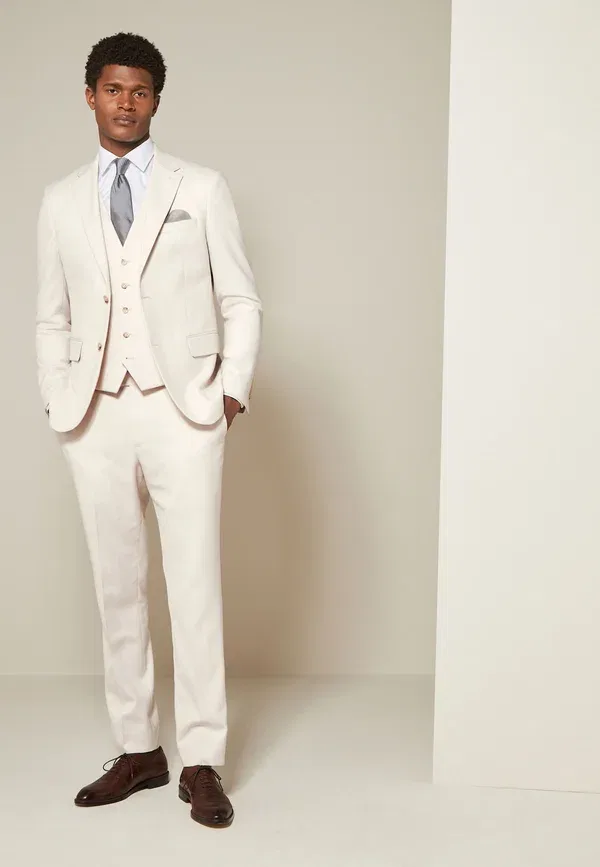 Жилет с V-образным вырезом Textured suit: waistcoat - regular fit - liemene Next, ecru, экрю