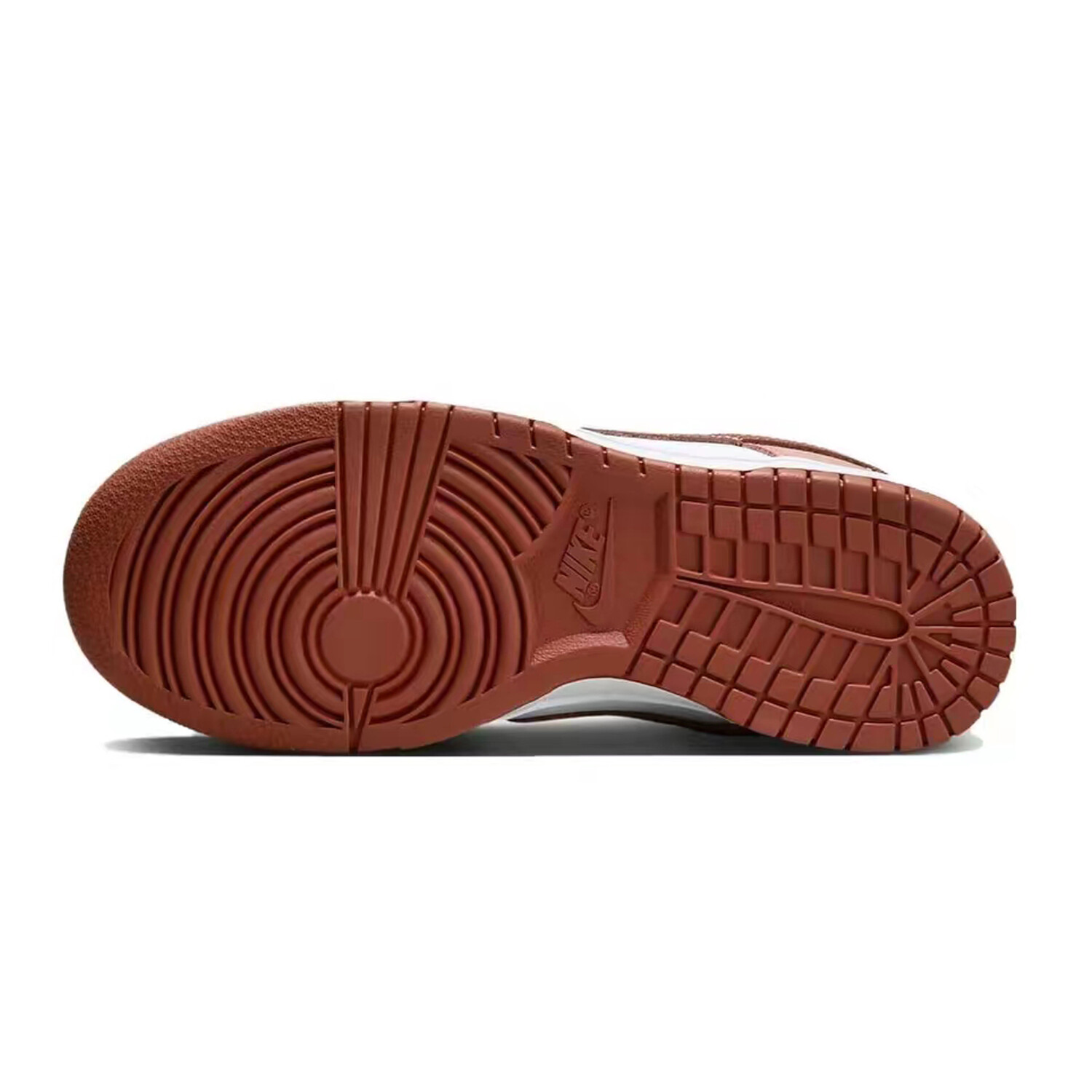 

Кроссовки Nike Dunk Skateboard Shoes Women's Low-Top Fuchsia