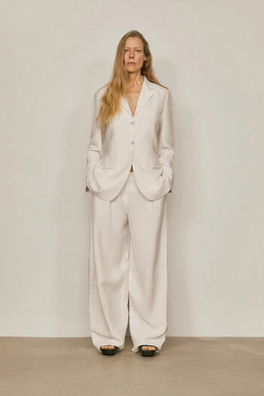Струящийся блейзер из смесовой льняной ткани - лимитированная серия Massimo Dutti, Off-White — фото 4