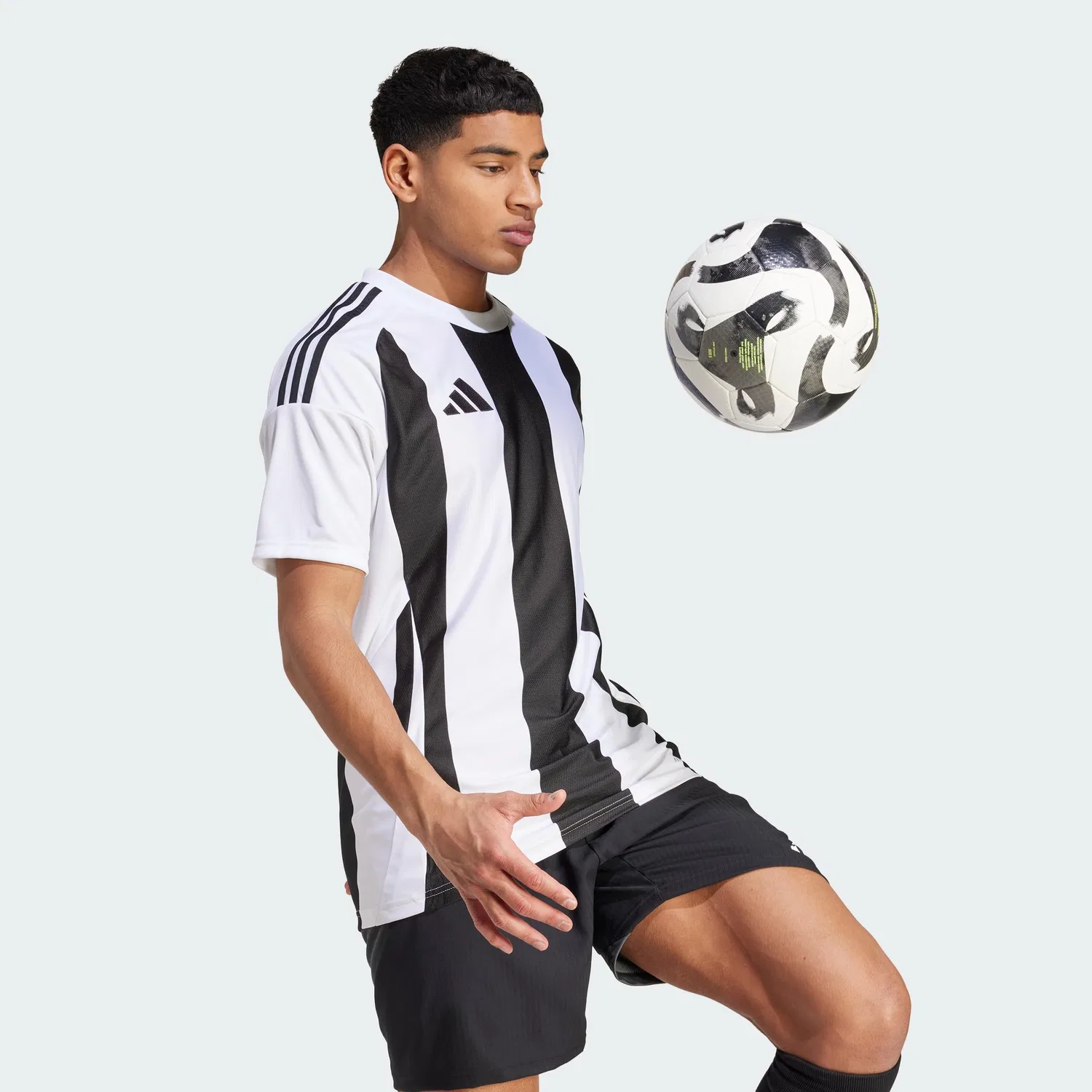 Женская футболка с длинным рукавом Adidas Striped 24 Jersey, White Black — фото 3