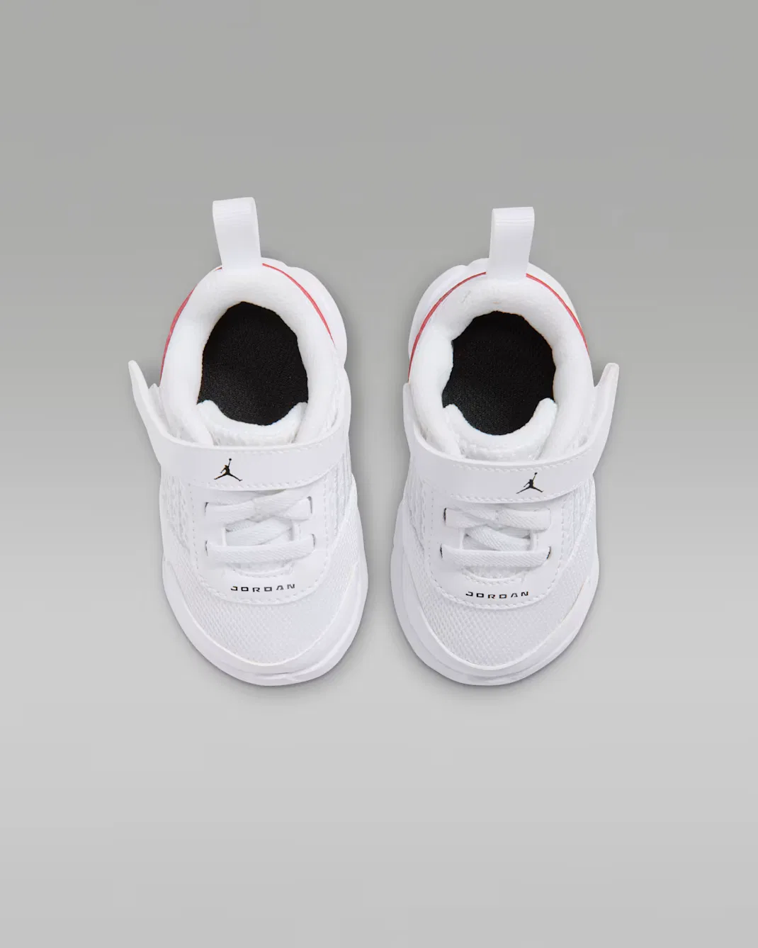 Детская/подростковая обувь Jordan Trunner Flow, White/Gym Red/Metallic Silver/Black — фото 4