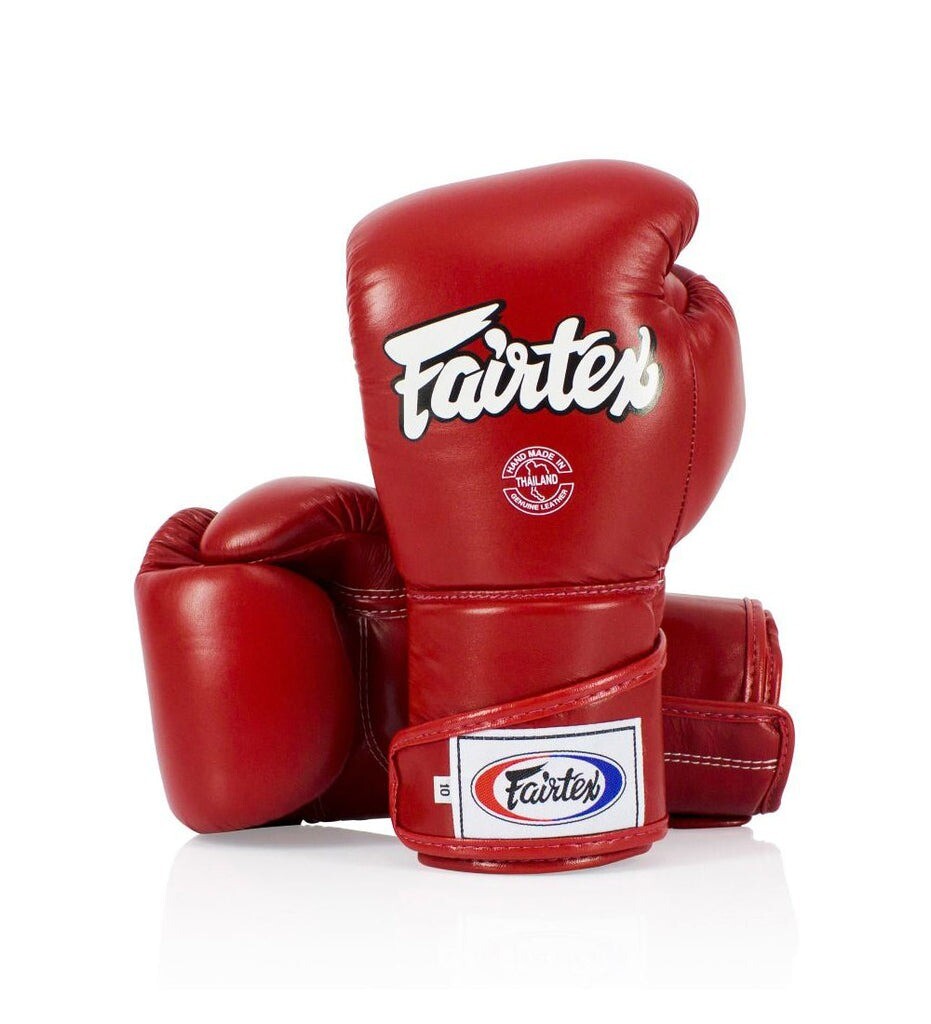 

Боксерские перчатки Fairtex Stylish Angular Sparring, Locked Thumb, 10 oz., красный