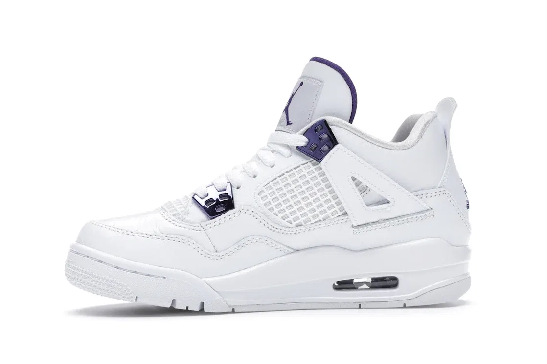 Детские кроссовки Lifestyle с металлическим блеском Jordan 4 Retro Jordan, White/Court Purple-Metallic Silver — фото 3