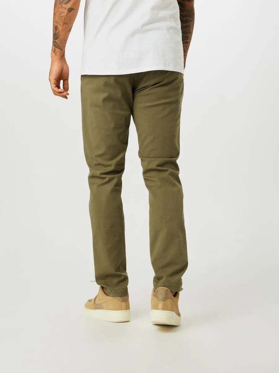 Брюки-чиносы LEVI'S зауженного кроя, модель 'XX Chino Standard', оливкового цвета — фото 3
