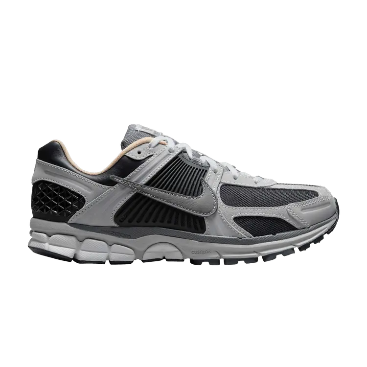 

Кроссовки Nike Air Zoom Vomero 5 Dark Smoke Grey Vachetta, серый