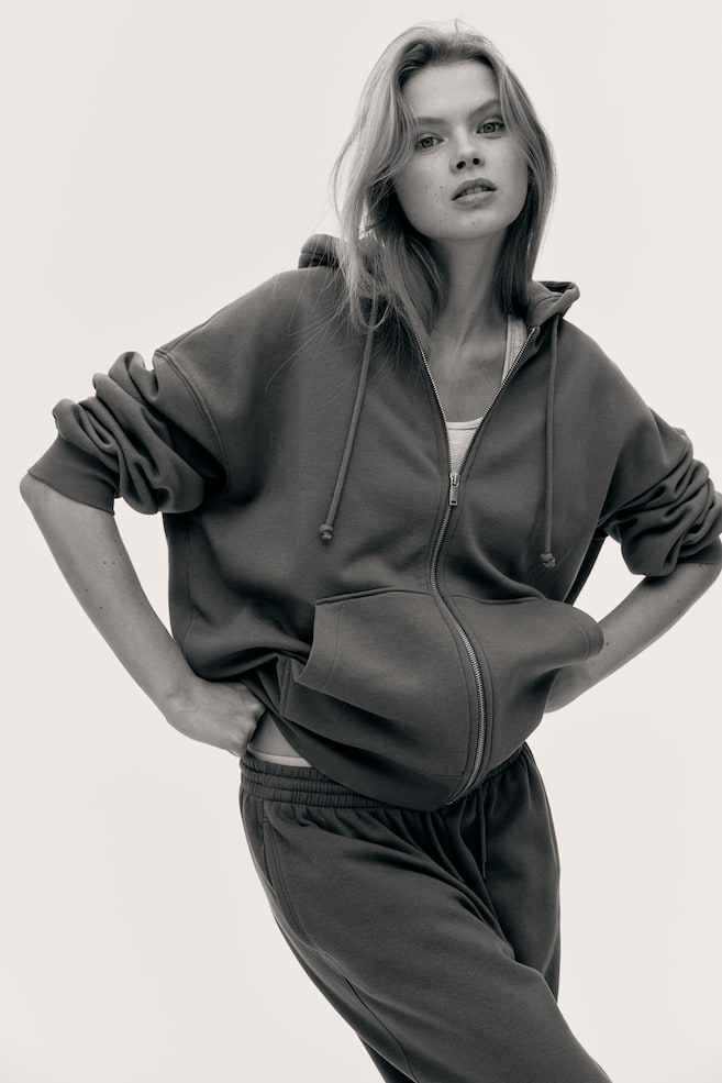 

Куртка с капюшоном большого размера H&M, серый
