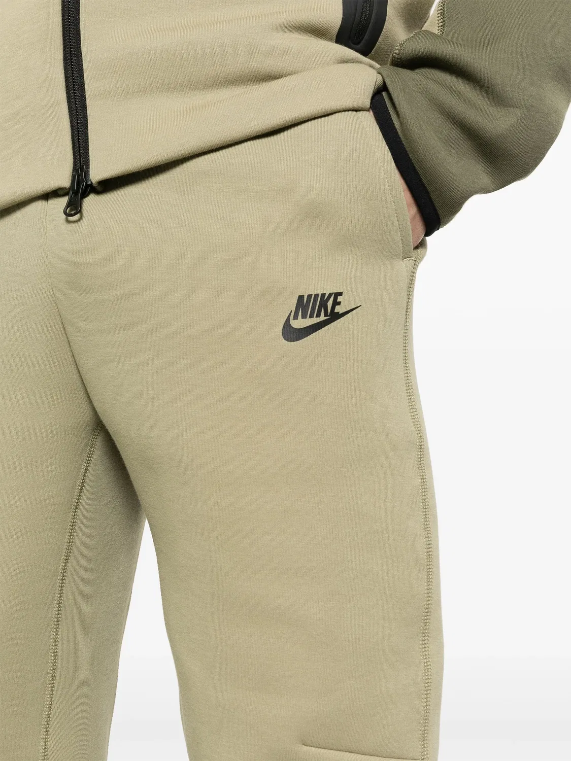 Трапециевидные спортивные брюки из техфлиса Nike, зеленый — фото 2