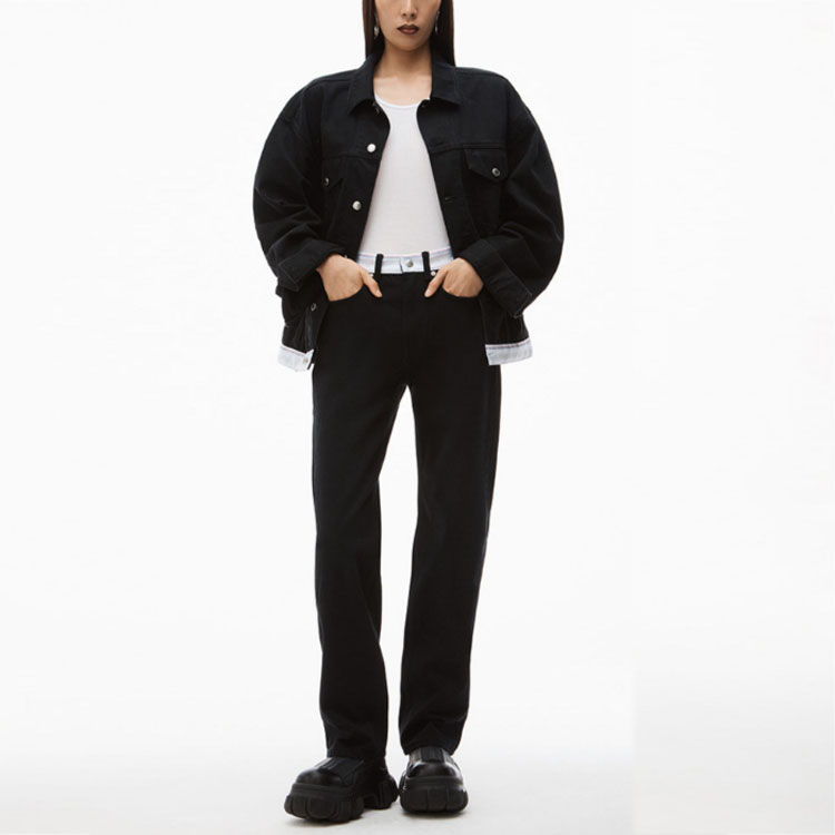 Джинсы деним с контрастной логотипной резинкой на поясе Alexander Wang, черный — фото 4