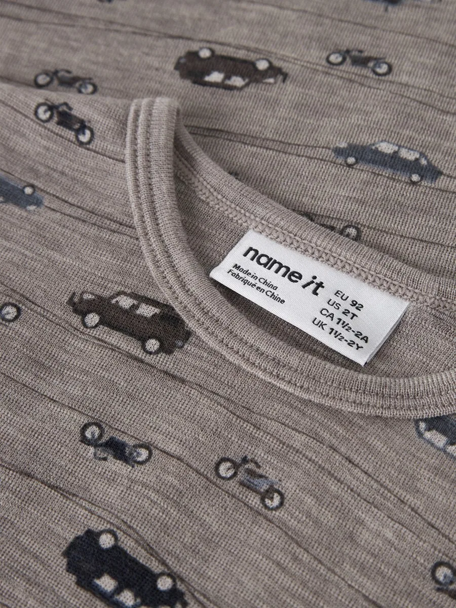 Футболка NAME IT 'NMMWANG' серо-бежевого цвета — фото 3