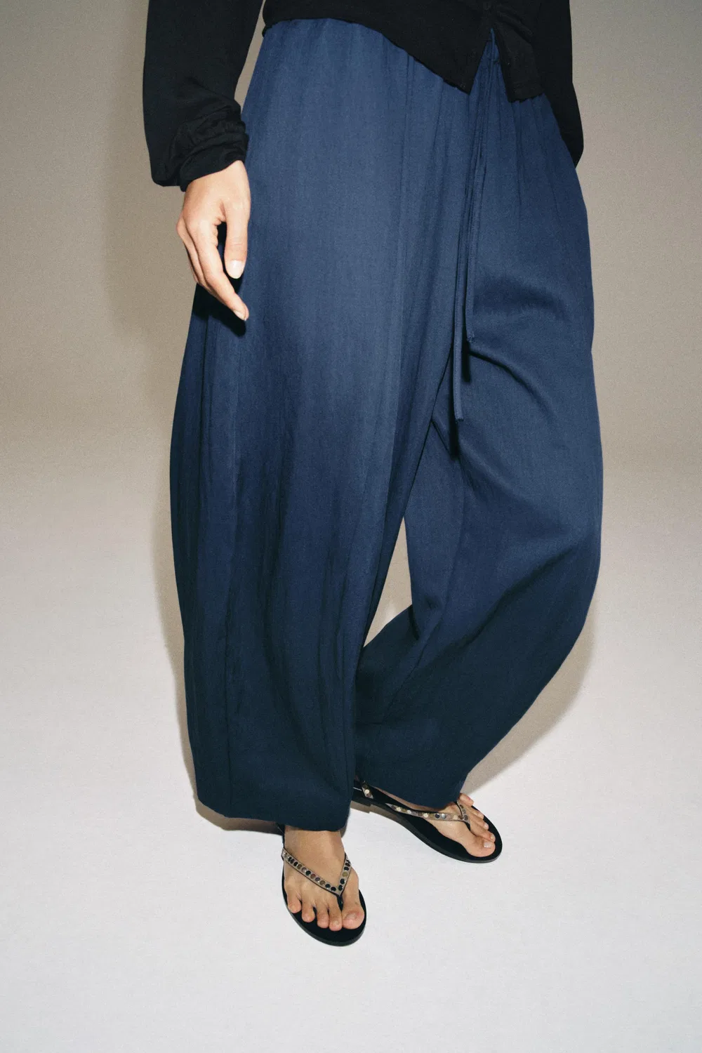 Брюки ZW COLLECTION BARREL ZARA, Ink Blue — фото 2