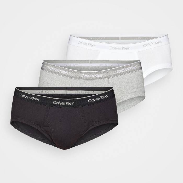 

Трусы Calvin Klein Classics Hip Brief, 3 предмета, черный (размер М)