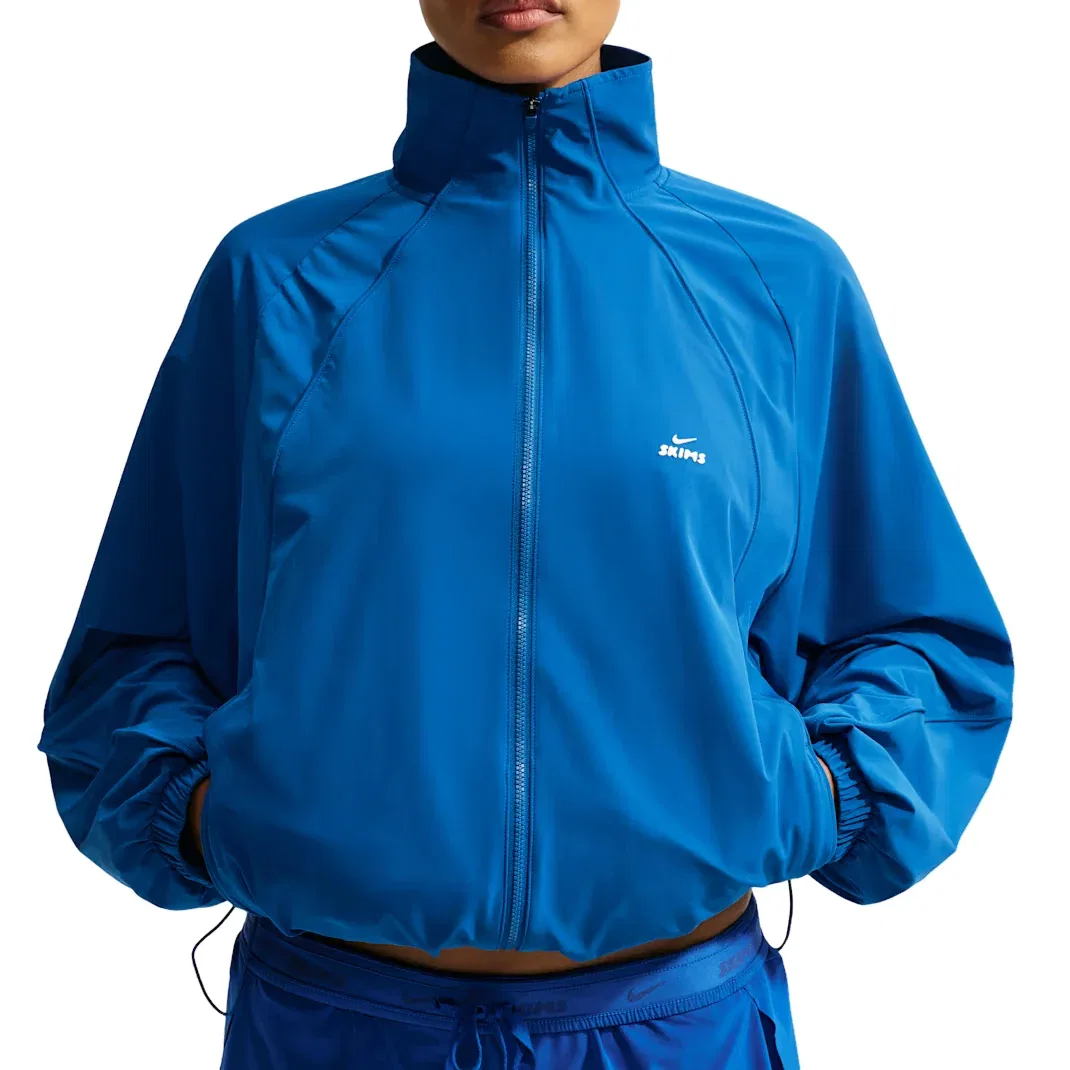 Женская куртка SKIMS Stretch Nylon Oversized Jacket 'Cobalt' Nike, Cobalt — фото 4