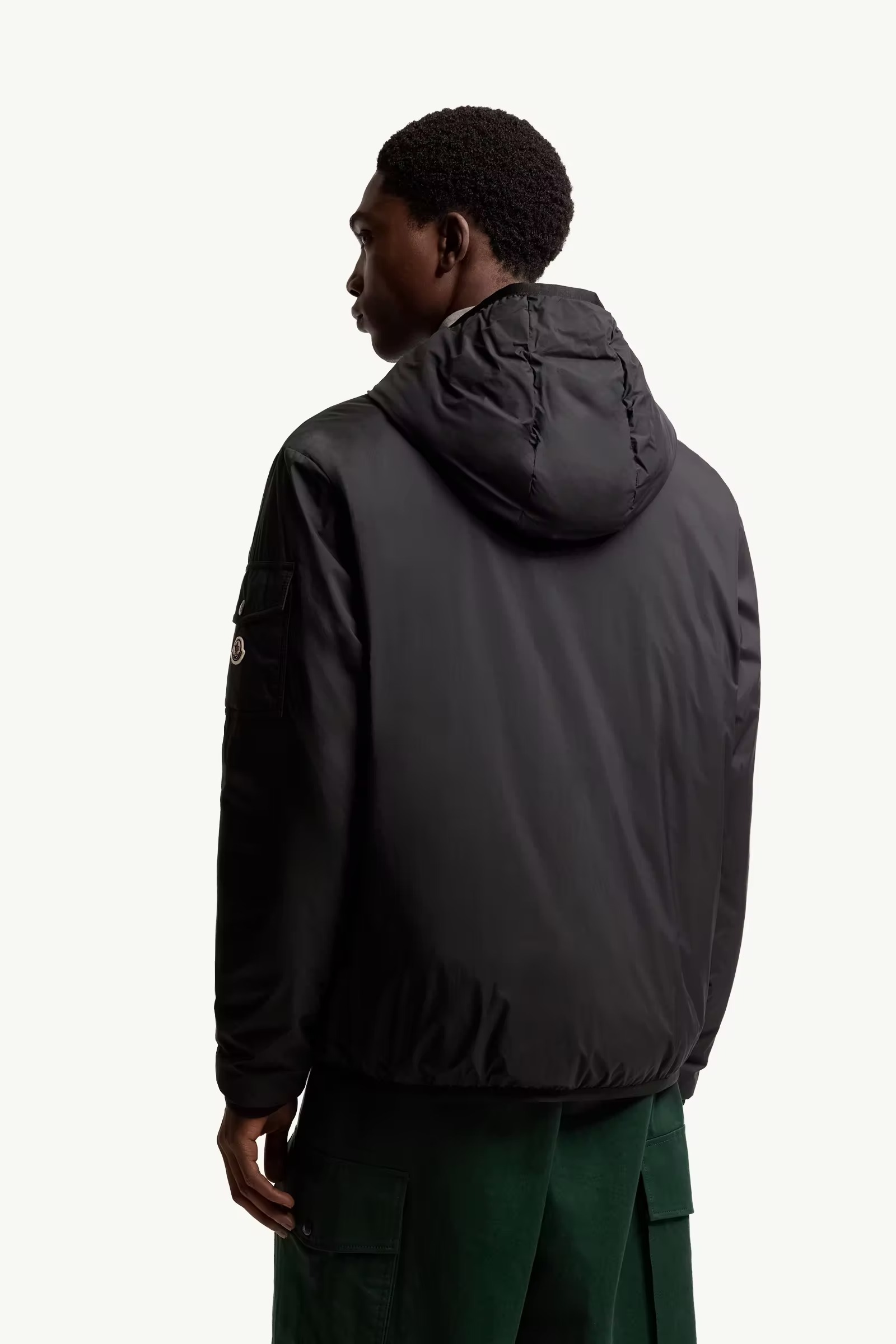 Куртка Moncler Monteynard Hooded Short Down, черный — фото 4